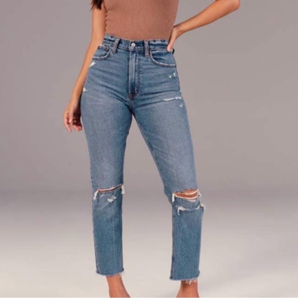 Abercrombie and Fitch The Ankle Straight Ultra High Rise Jeans Size 31/12 Short